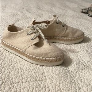 Linen shoes
